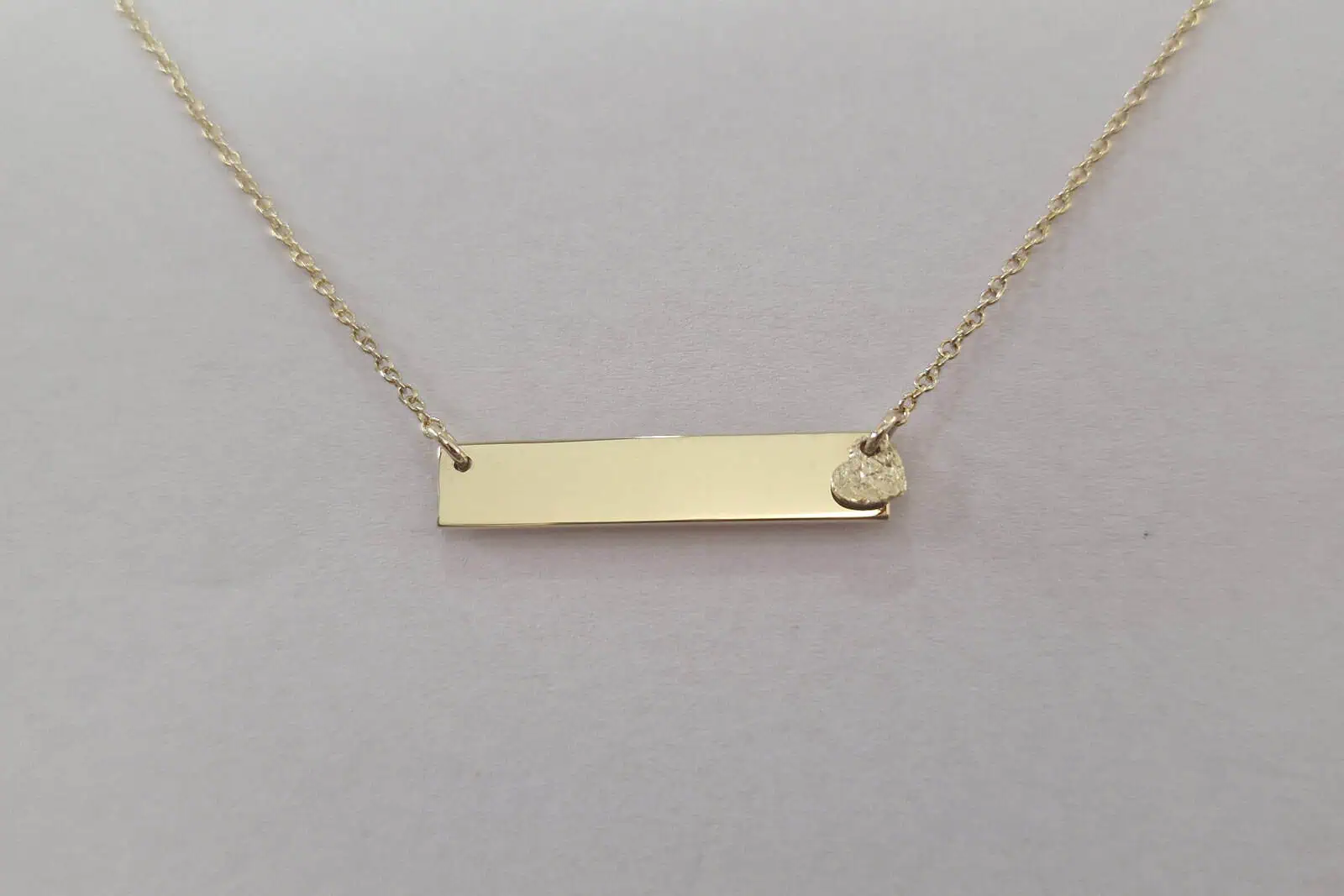 Handgesmede geelgouden collier