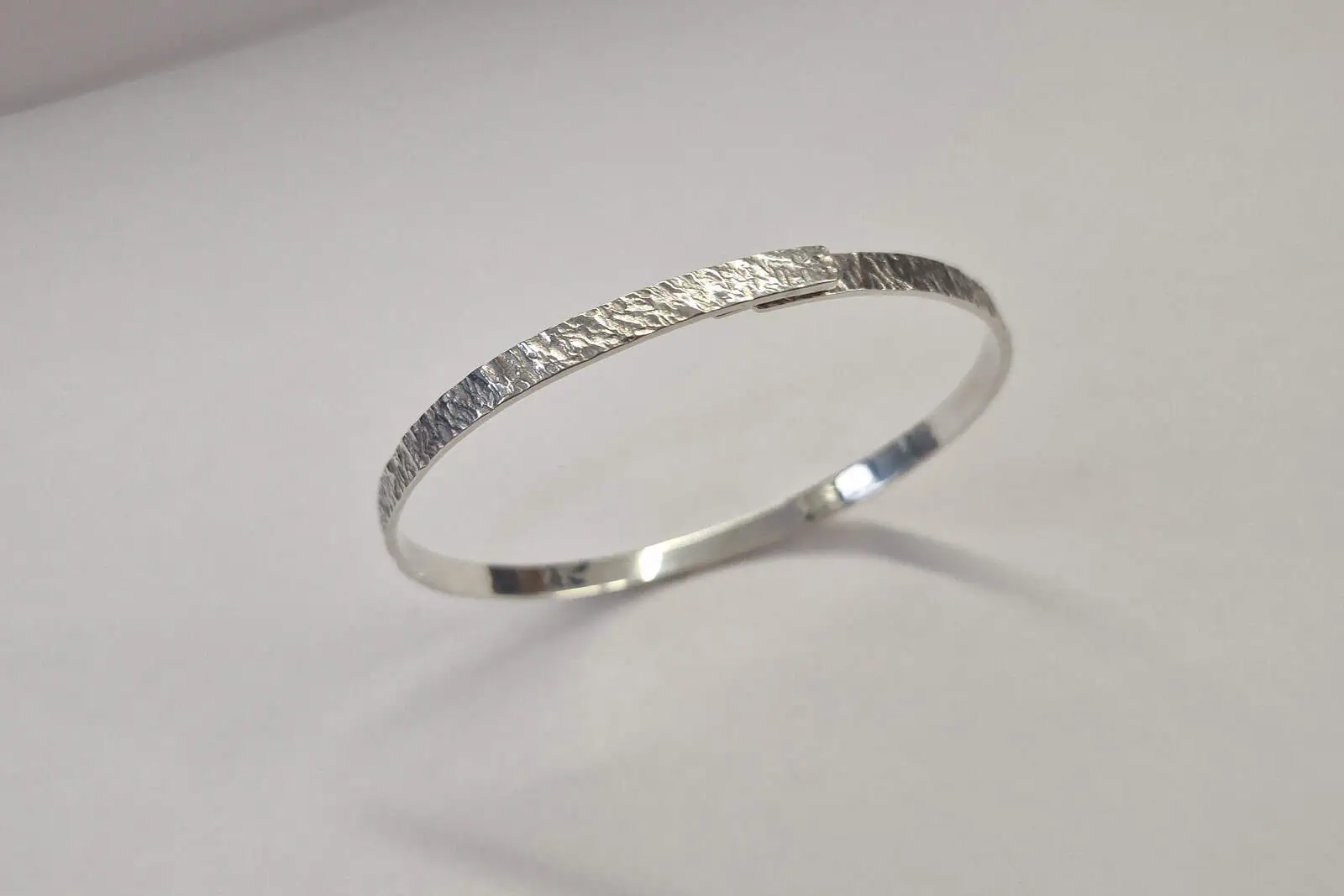 Handgesmede zilveren armband
